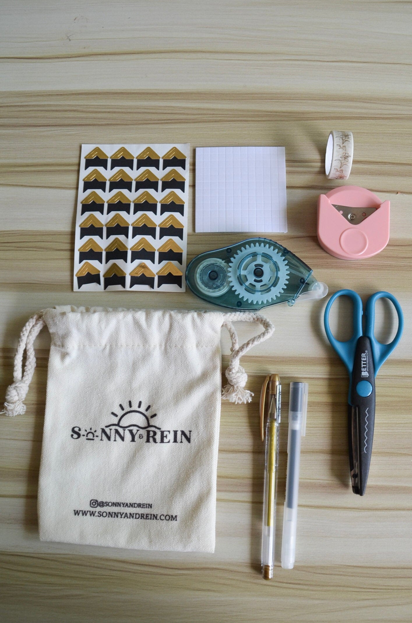 Everything you need to start your Scrapbook - Starter Kit Essentials 
